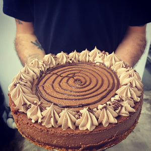 Cheesecake de Chocolate y Avellanas 9”